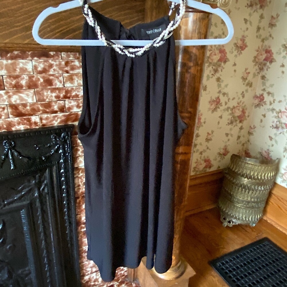 White House Black Market sleeveless top